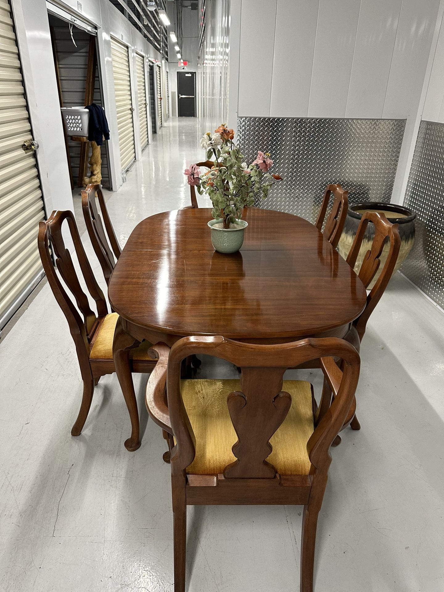 Henkel Harris Dining Room Table & Six Chairs Queen Anne Wild Black Cherry  & Three Leaves