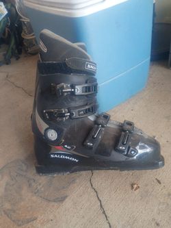 Men's Solomon downhill ski boots