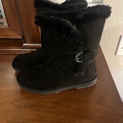 Boots Size 9