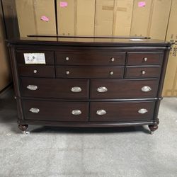 7 Drawer Dresser Brand New 