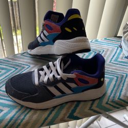 Adidas Cloud foam Size 8 