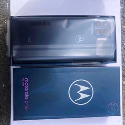Unlocked motorola one 5G UW with 5G Ultra Wideband 48 Mega Pixel Camera For Sale Or Trade For iPhone 13 Pro Max
