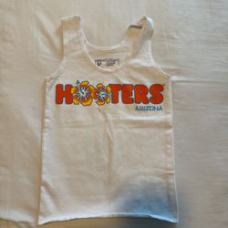 Hooters Top