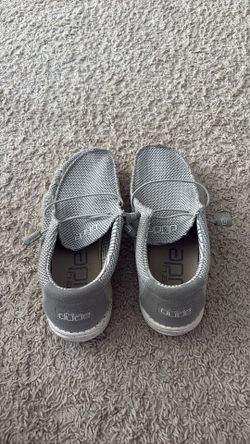 Hey Dude Wally Size 9