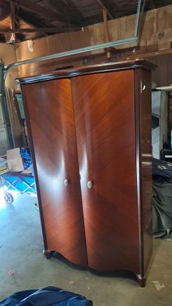 Armoire dresser