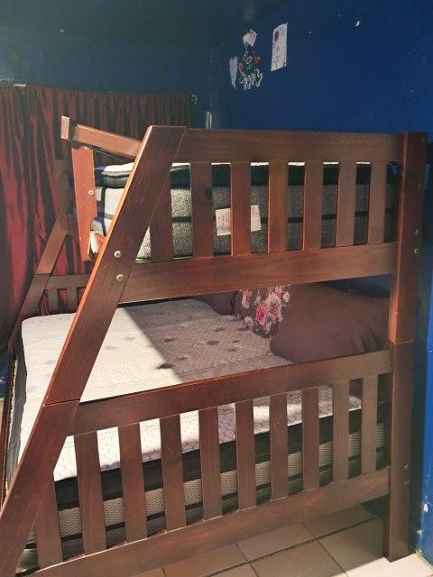 Wood Bunk bed 