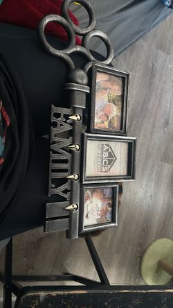 Family picture frame for key holder