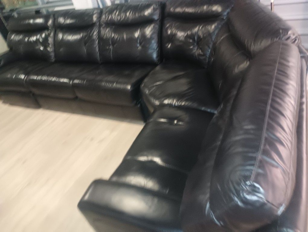SECTIONAL GENUINE LEATHER RECLINER ELECTRIC BLACK COLOR.. DELIVERY SERVICE AVAILABLE ππ₯π