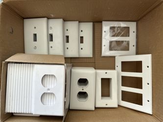 Outlet & Light Switch Covers- 81 Pieces (READ DESCRIPTION)