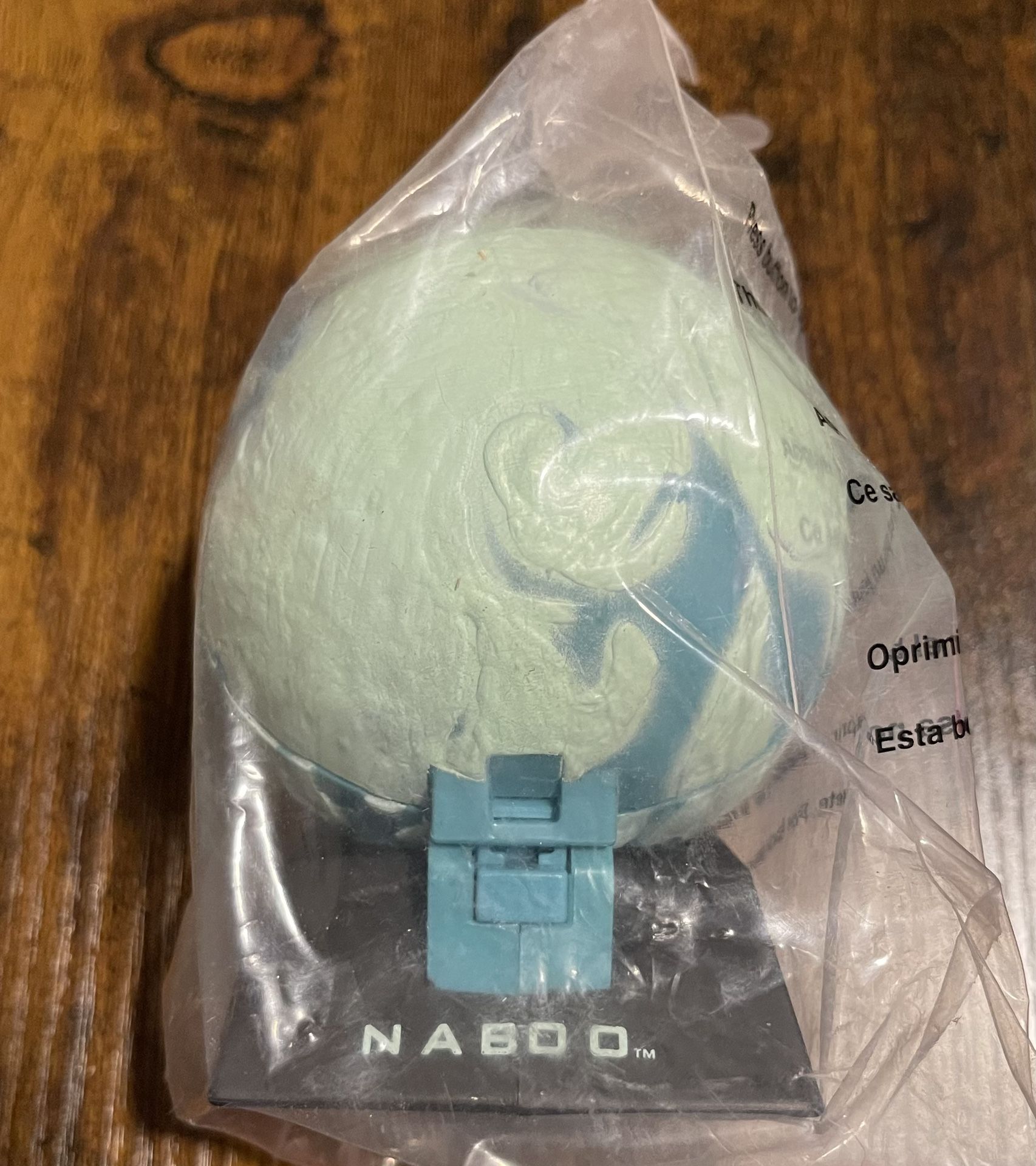 Star Wars Planet Naboo Mechanical Action Globe by Applause Toys, released in 1999 as part of the Episode 1: The Phantom Menace merchandise.