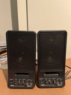 2 Yamaha MS20S Speakers 