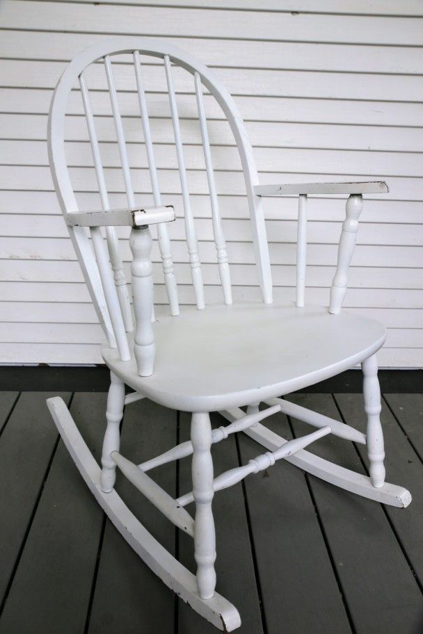 Shabby Chic Farmhouse Solid Wooden Spindle White Porch Rocking Chair/ Nursery