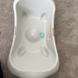 Infant Bath Tub  7$