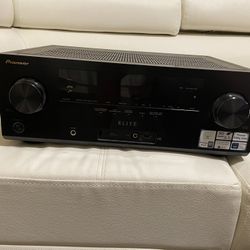 Pioneer VSX-42 Audio Reciever *NO REMOTE*