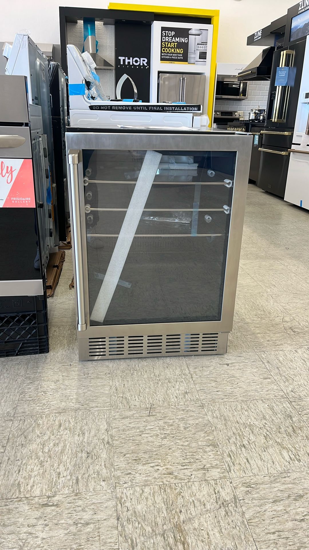 New ZLINE 24Inch. Monument 154 can beverage Fridge In Stainless Steel