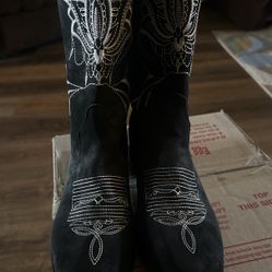 Black Boots