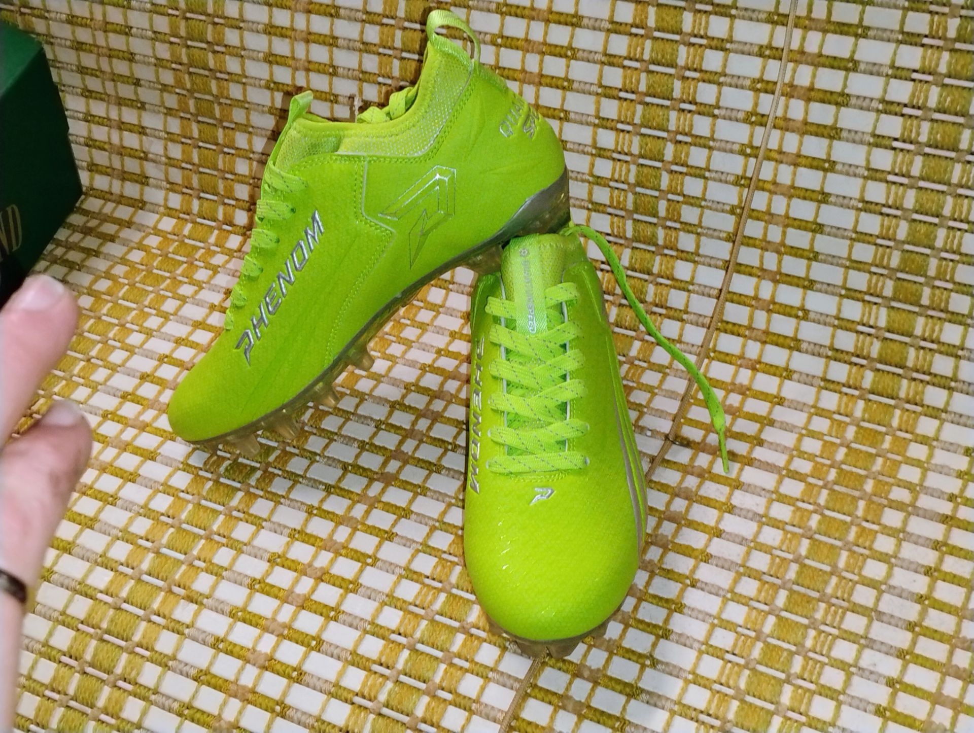 Phenom Quantum Speed Football cleats