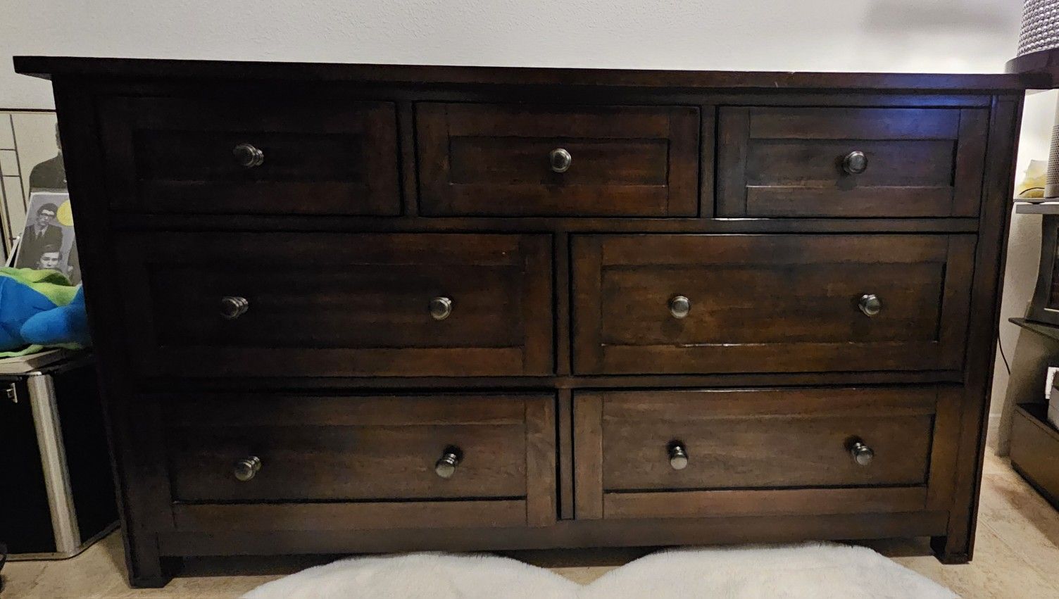 7-drawer Dresser