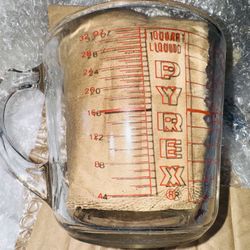 PYREX Glass Measuring Cup (4 Cup)