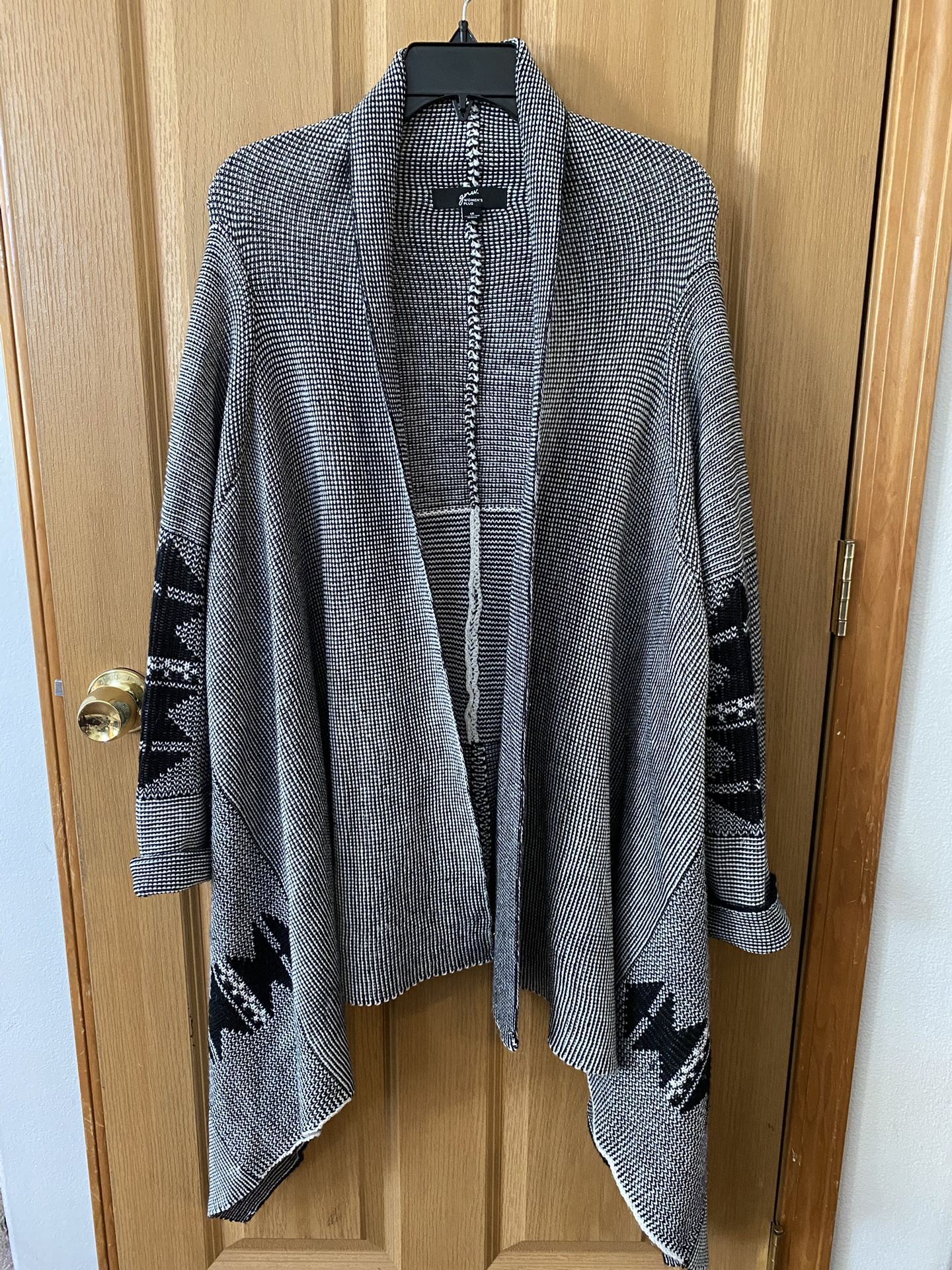 GNW Women’s Plus Size 1X Aztec Waterfall Open Cardigan Sweater