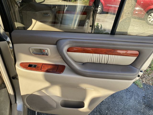 2000 Lexus LX