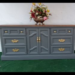 Vintage Solid Wood 9/Drawer Gray Dresser for Sale in Phoenix, AZ - OfferUp