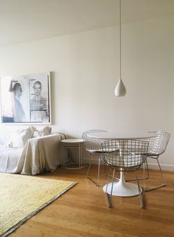 Authentic Eero Saarinen Tulip Table