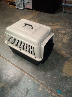 Medium size pet crate