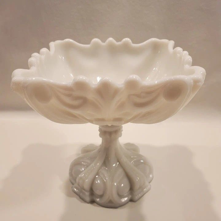 French Portieux Vallerysthal Pedestal dish