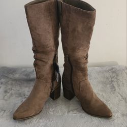 Universal Thread Junie Faux Suede Knee-High Boots Size :10 Color : Taupe.