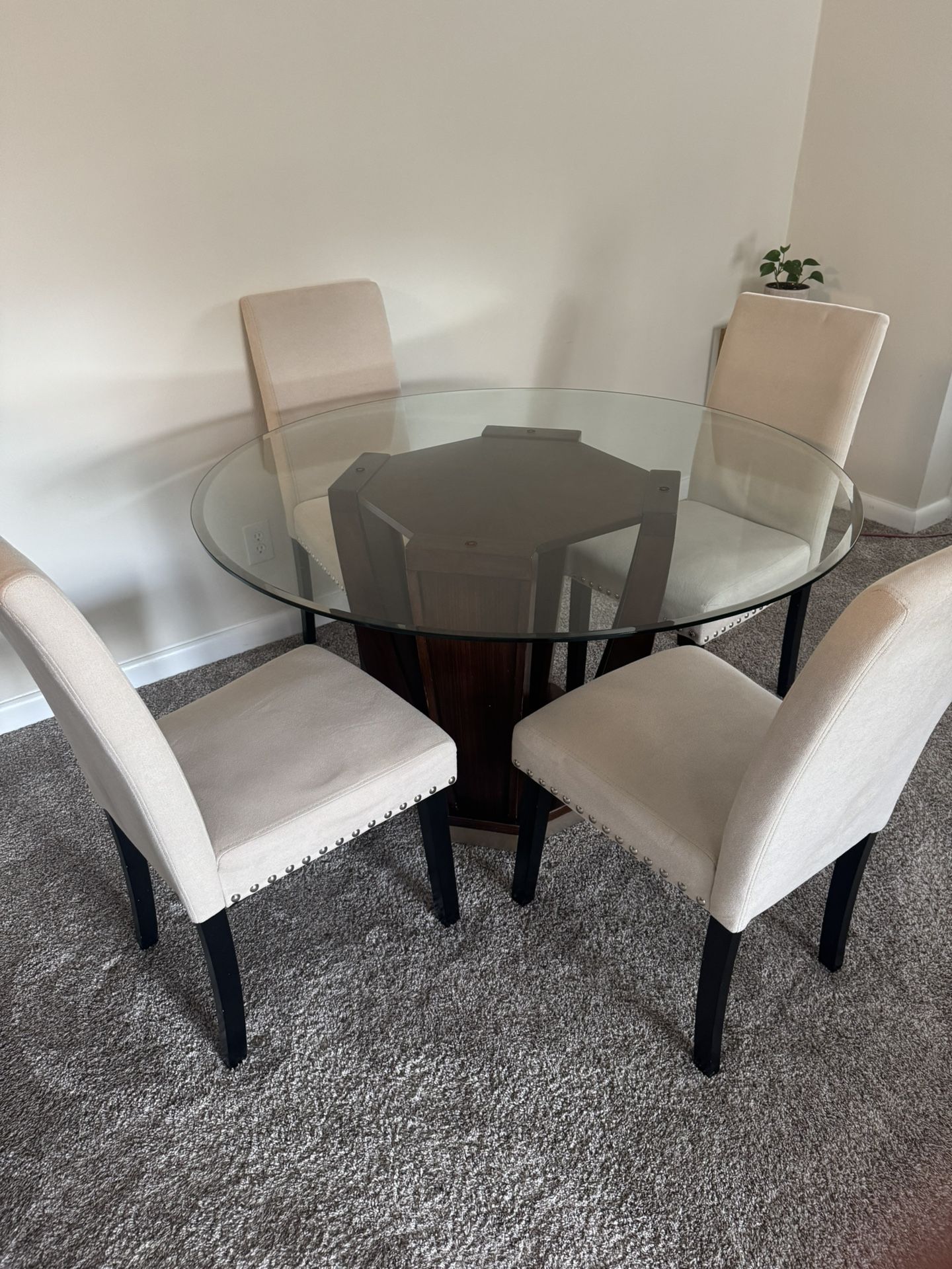 Dining Table with Chairs – $250 (Great Condition)