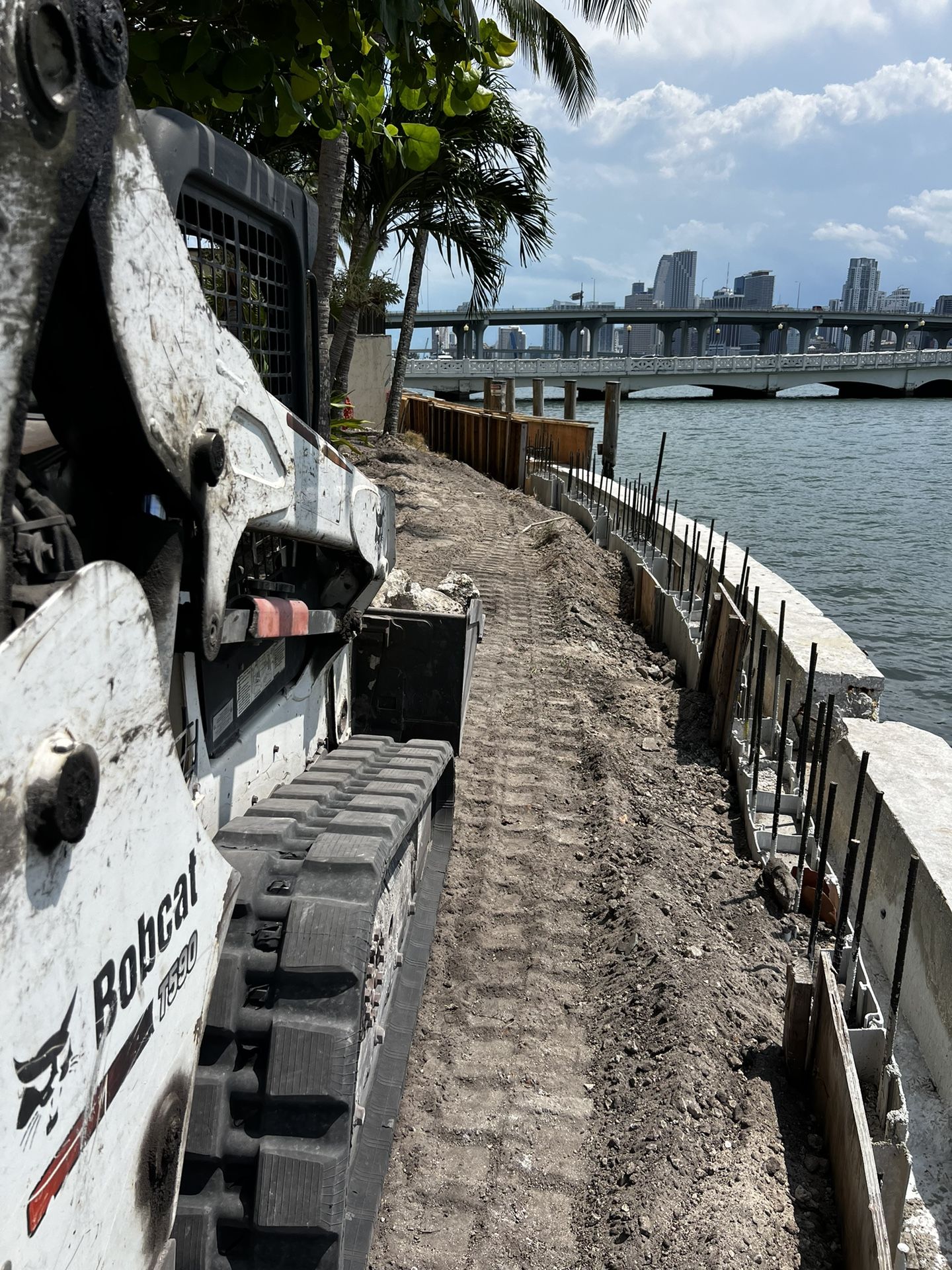 Bobcat Labor