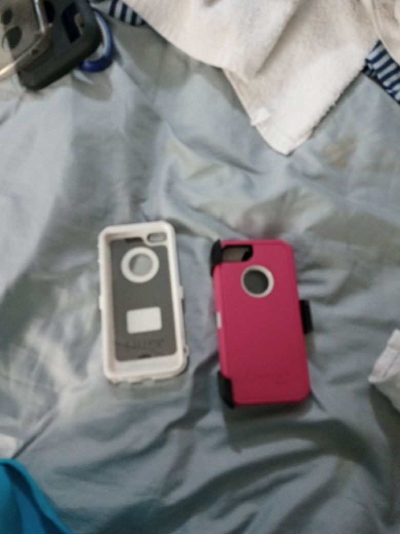 2 iPhone OtterBox