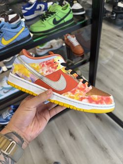 Nike SB Dunk Low Street Hawker 
