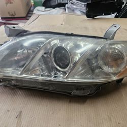 2009 Toyota Camry Headlight