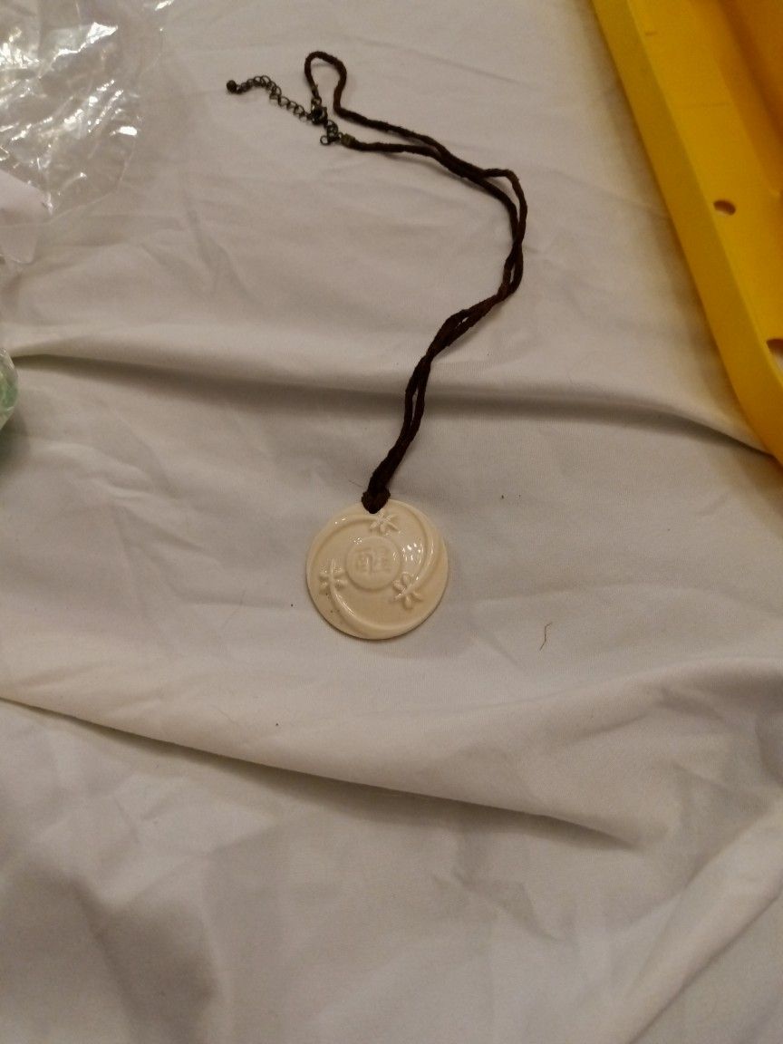 2003 Avon Haiku Awakenings Ceramic Necklace