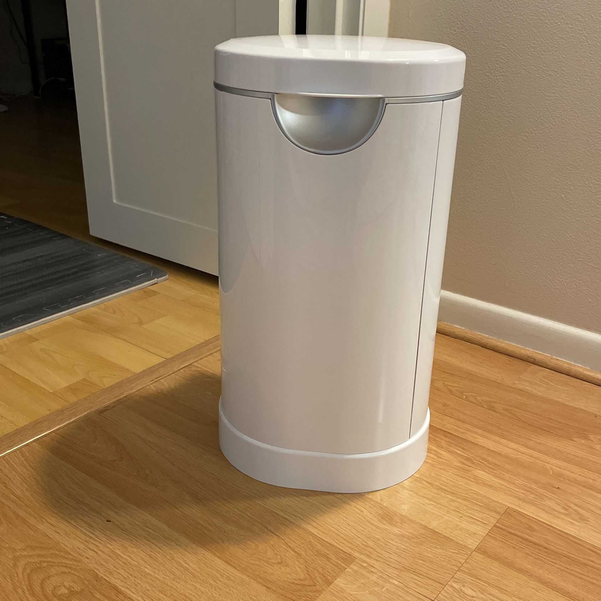 Munchkin Diaper Pail 