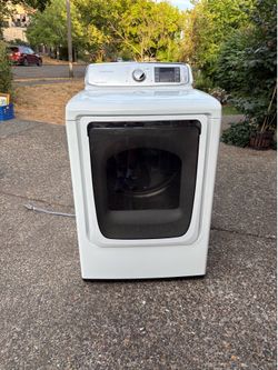 Samsung 7.4 cu. ft. Vented Smart Electric Dryer in White with Steam Sanitize+