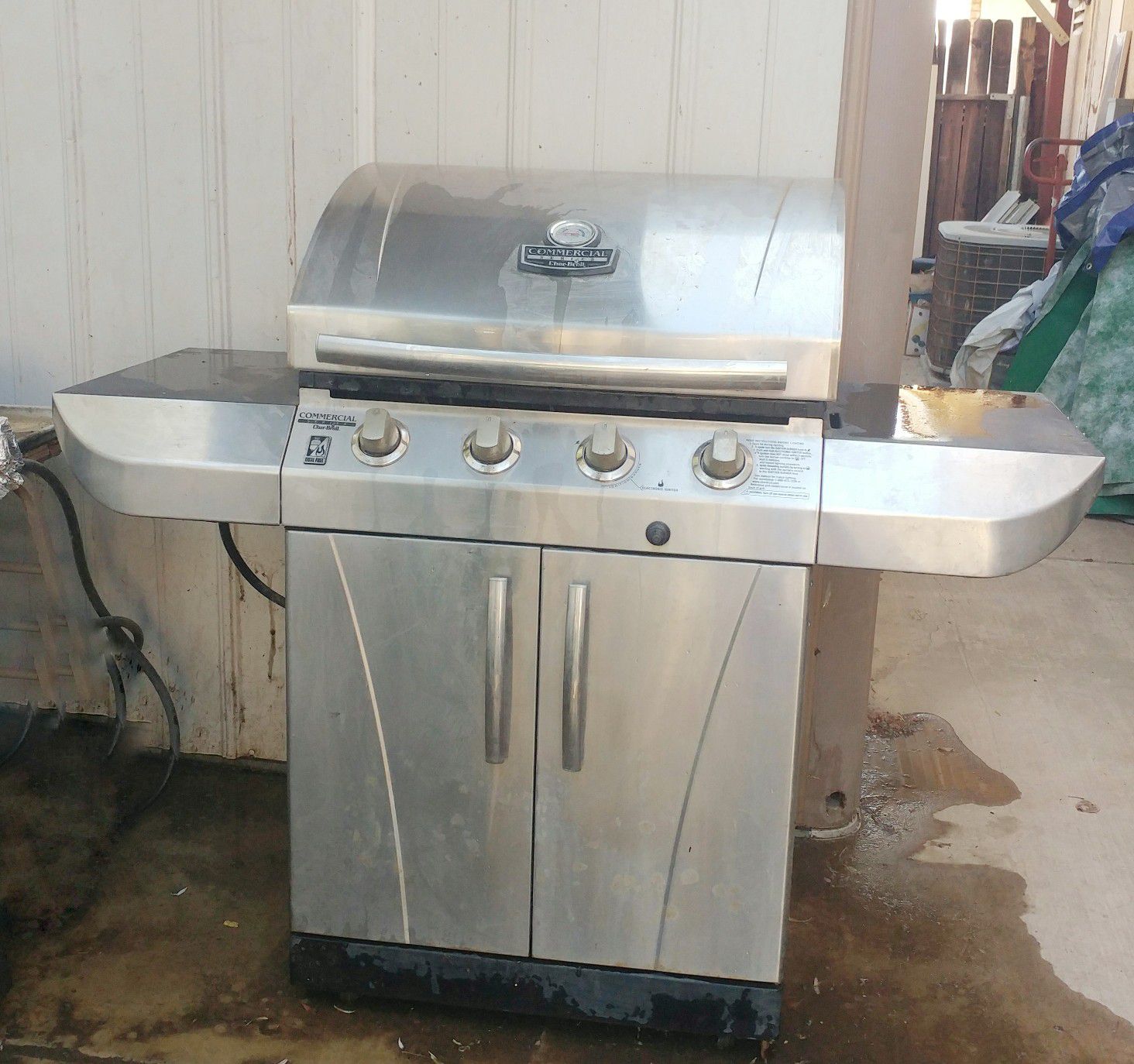 Gas BBQ grill works great in good condition