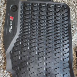 Audi RSQ8 All weather mats
