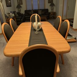 Dining Set Complete,   Table, Chairs, Hutch,  Server,  China Cabinet