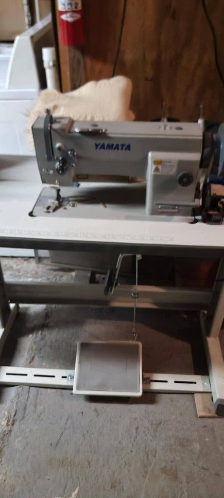 Yamata Industrial Sewing Machine 