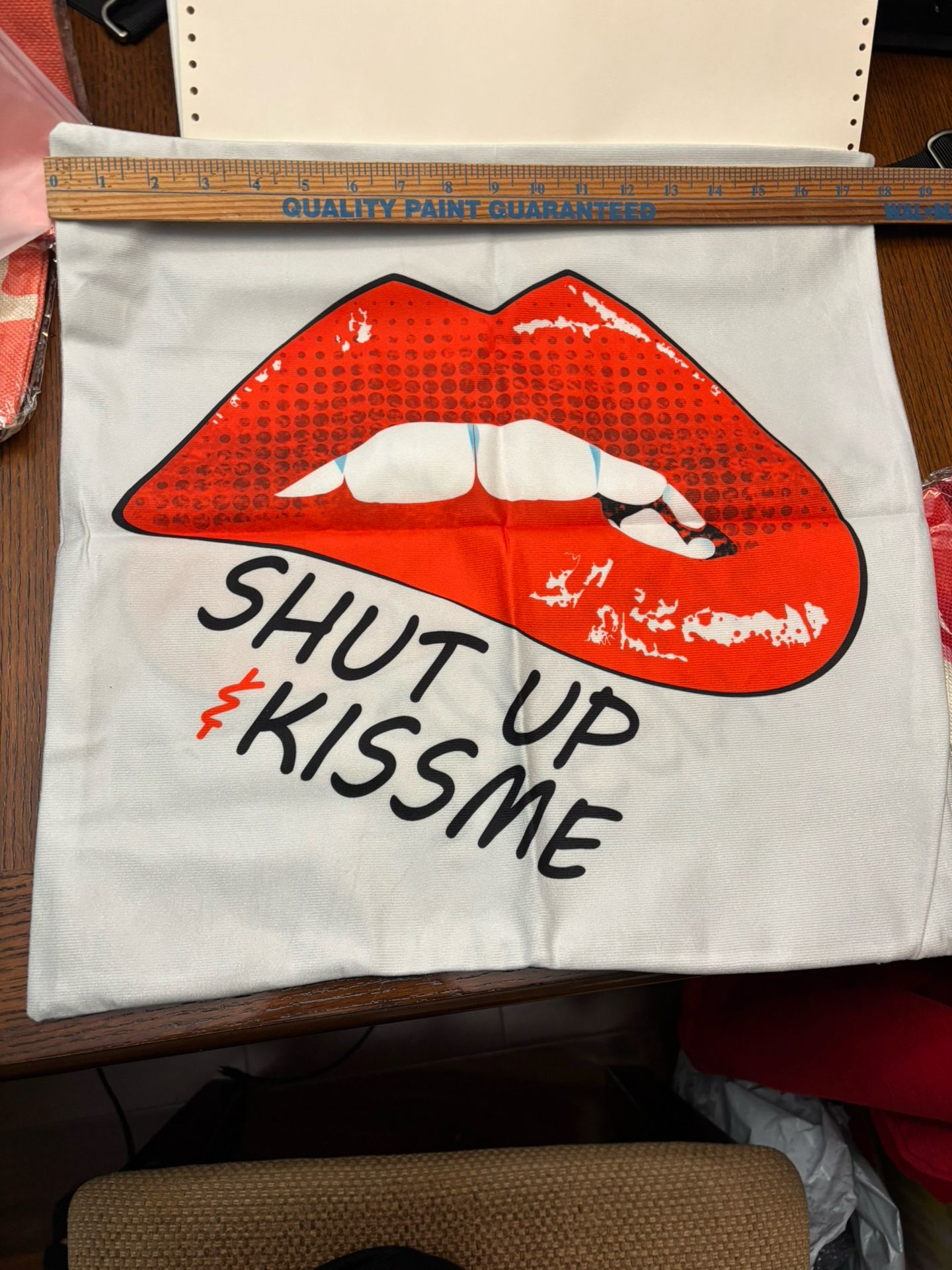 NEW In Package—Lips Zippered Pillow Covers