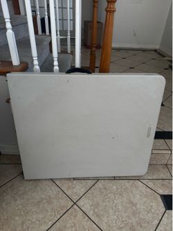 6ft foldable Table