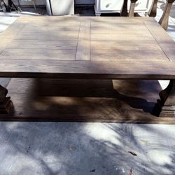 Johnelle Coffee Table with 1 End Table