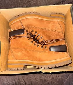BRAND NEW Men Timberland In Box Size 11