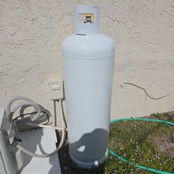 100 Gallon Propane Tank