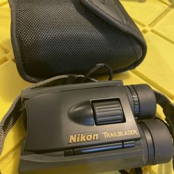 NIKON Trailblazer Binoculars