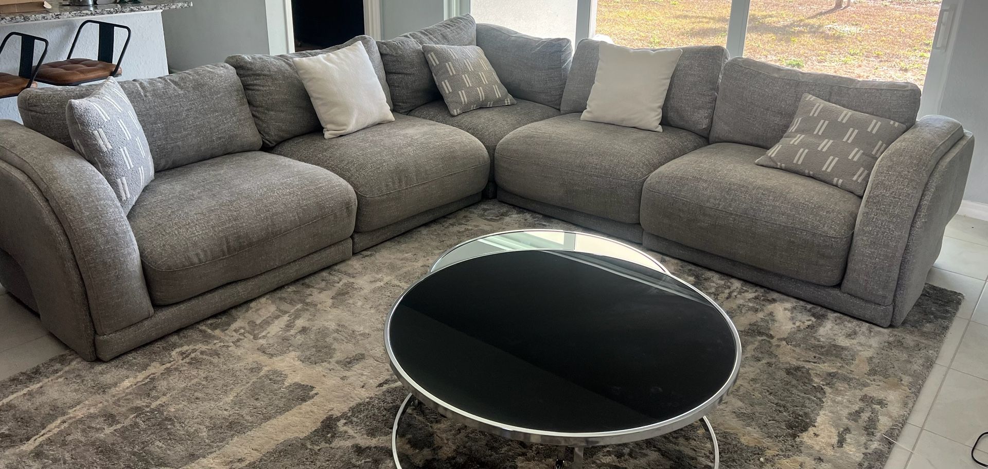 5pcs Latham Court Livingroom Sectional Couch Sofa