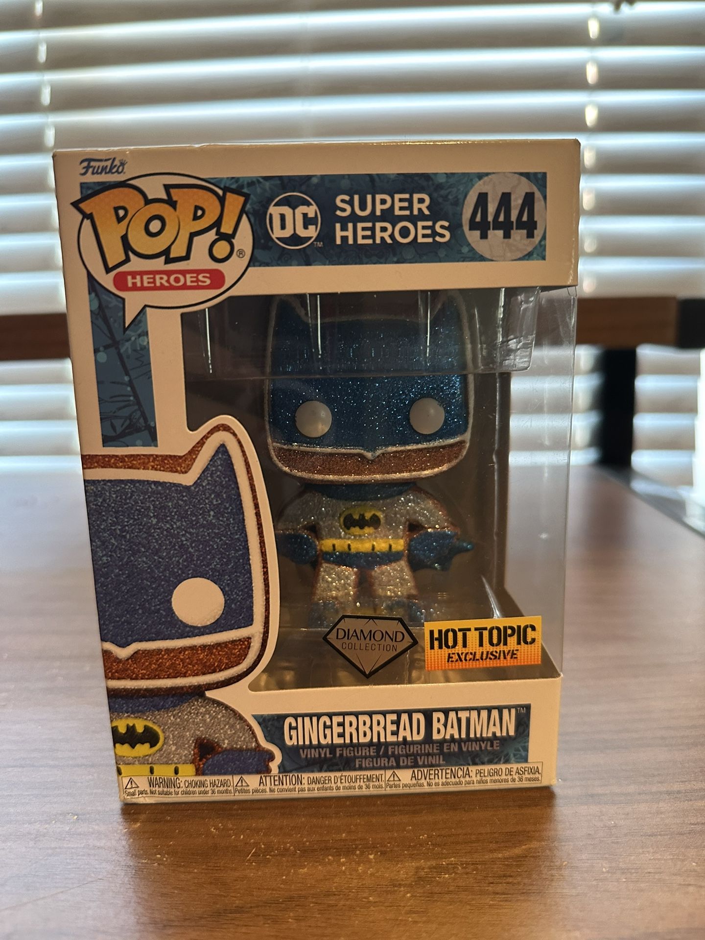 Gingerbread Batman Funko Pop DIAMOND Edition Hot Topic Exclusive